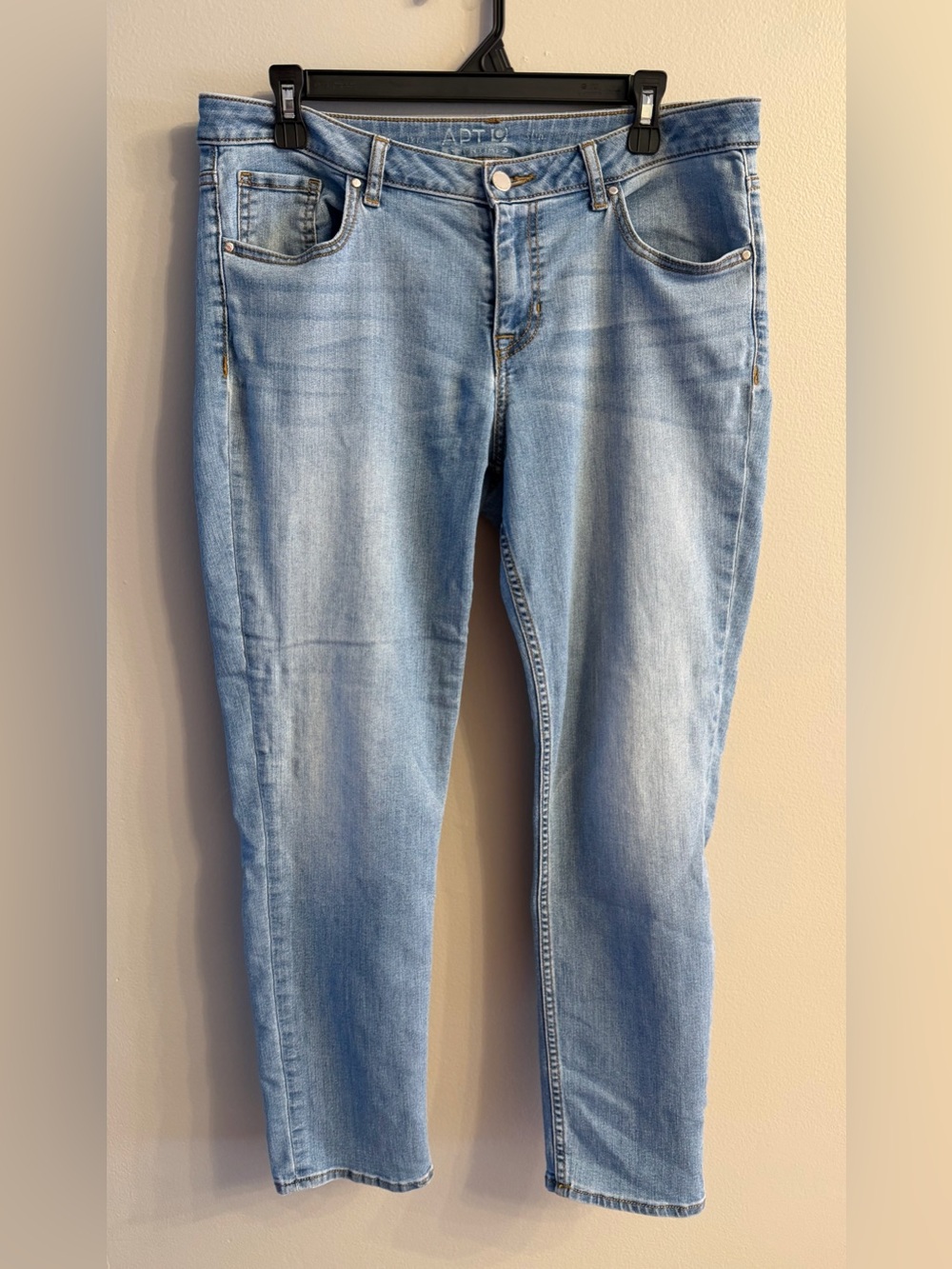 APT. 9 Jeans Women’s Size 12 Light Wash